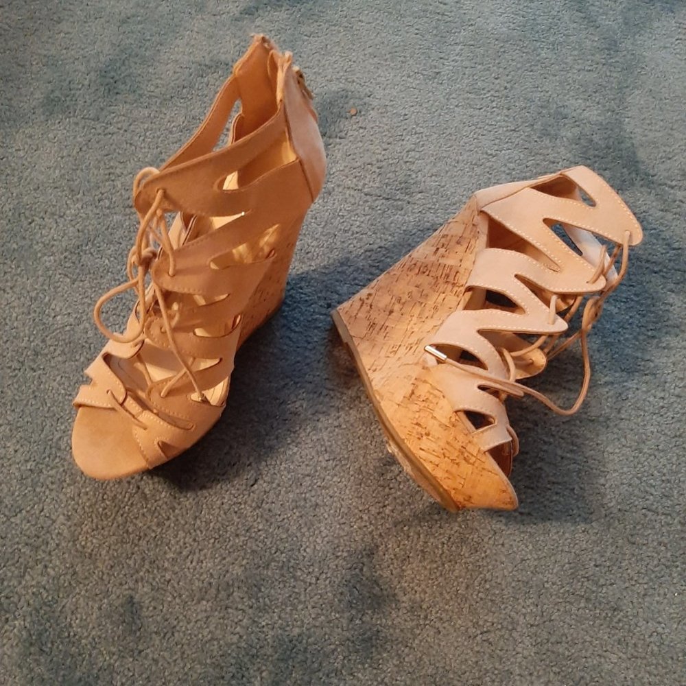 BAMBOO, size 9, color tan, female shoes